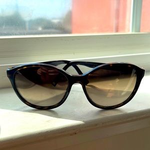 Tortoise shell sunglasses from Warby Parker !